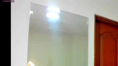 Snapshot of dahiana_dmour chatting on April 14, 2026, 12:22 pm Dahiana online show from April 14, 2026, 12:22 pm