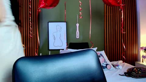  Dahiana  online show from February 9, 2025, 2:17 am