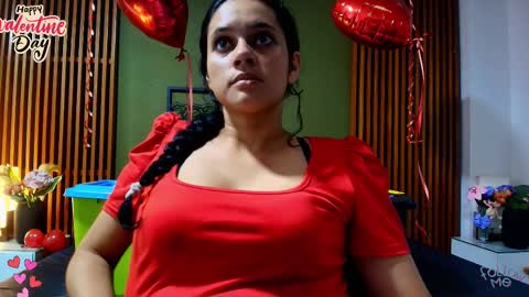  Dahiana  online show from February 14, 2025, 8:05 pm