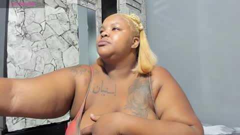 Snapshot of dahianajoss chatting on January 28, 2025, 2:43 am Ebony Sex Dahian online show from January 28, 2025, 2:43 am