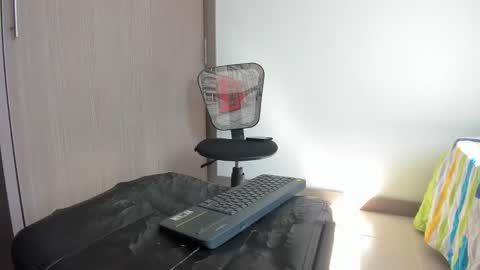 dahianna_27 online show from January 13, 2025, 2:32 pm