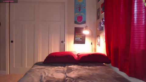 Snapshot of dahlia_t chatting on April 19, 2026, 9:06 pm Dahlia online show from April 19, 2026, 9:06 pm