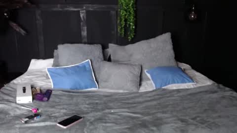 DAHYAN online show from October 5, 2025, 2:37 pm