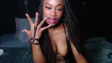 DAHYAN online show from November 26, 2025, 2:18 pm