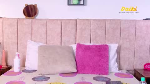 Juls online show from February 13, 2026, 9:33 pm