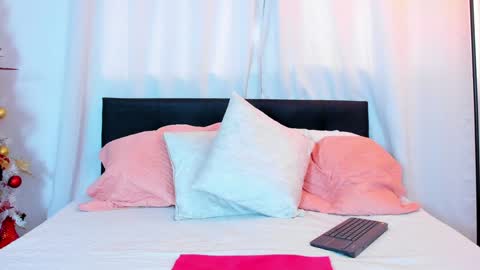 Daila Smith  online show from December 23, 2024, 9:08 pm