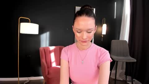 Snapshot of daily_glam chatting on September 30, 2025, 12:32 pm daily_glam online show from September 30, 2025, 12:32 pm