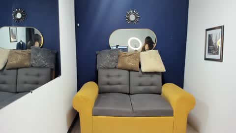 dainaevans online show from February 2, 2025, 4:59 am