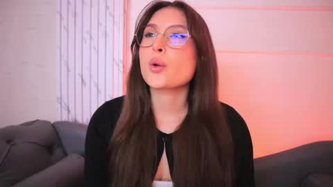 Lauren            online show from December 20, 2025, 4:08 am