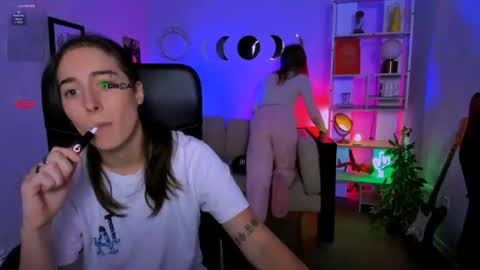 Snapshot of daisy_baby_ chatting on July 28, 2026, 2:13 pm daisy online show from July 28, 2026, 2:13 pm