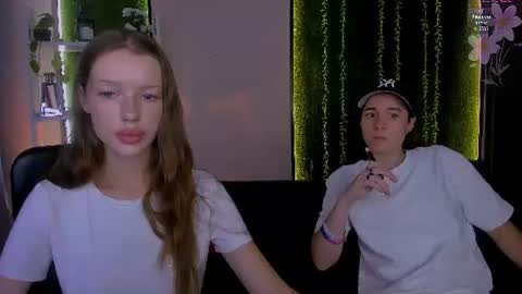 Snapshot of daisy_baby_ chatting on July 30, 2026, 12:15 pm daisy online show from July 30, 2026, 12:15 pm