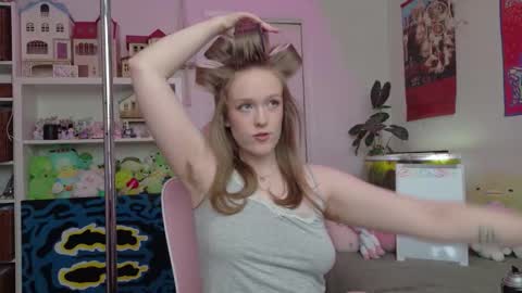 Snapshot of daisy_dollxo chatting on April 28, 2026, 7:08 pm Daisy online show from April 28, 2026, 7:08 pm