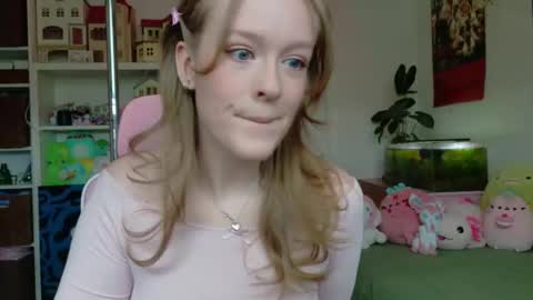 Snapshot of daisy_dollxo chatting on April 30, 2026, 7:09 pm Daisy online show from April 30, 2026, 7:09 pm