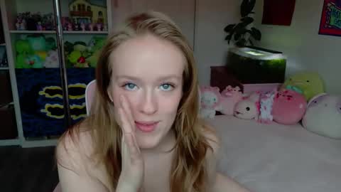 Snapshot of daisy_dollxo chatting on May 7, 2026, 9:20 pm Daisy online show from May 7, 2026, 9:20 pm