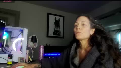 Snapshot of daisy_dove chatting on January 12, 2026, 2:55 pm Daisy online show from January 12, 2026, 2:55 pm