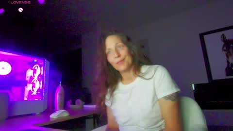 Daisy online show from May 21, 2026, 3:46 am