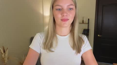 Snapshot of daisy_ward chatting on October 18, 2025, 7:20 am Alice online show from October 18, 2025, 7:20 am