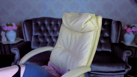 daisydelight_ online show from November 27, 2025, 8:33 pm