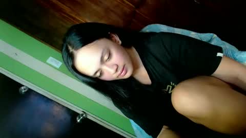 Snapshot of daisylira chatting on November 2, 2025, 1:08 am LILY christmas wish breast implant online show from November 2, 2025, 1:08 am