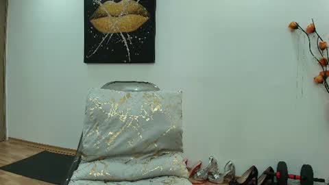 Daisyy online show from June 22, 2026, 5:15 am