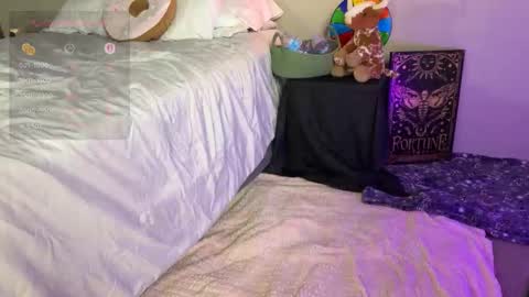 Snapshot of daisymystique chatting on March 5, 2026, 12:17 am daisymystique online show from March 5, 2026, 12:17 am