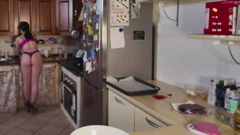 Snapshot of daisyxxx02 chatting on April 8, 2026, 10:32 pm FrontBackLive online show from April 8, 2026, 10:32 pm