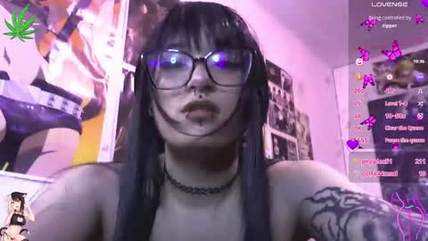 Snapshot of dakapsy420_ chatting on October 3, 2025, 11:46 pm Dakapsy online show from October 3, 2025, 11:46 pm