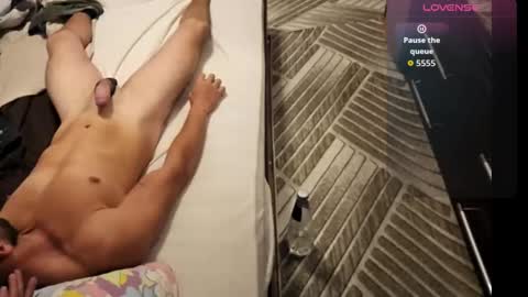 dakata1232 online show from October 6, 2025, 3:37 am