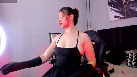 Snapshot of dakhota_rouge chatting on November 9, 2025, 4:22 am Dakhota online show from November 9, 2025, 4:22 am