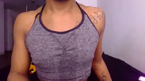 Snapshot of dakititwaa chatting on December 13, 2025, 10:04 pm Twa online show from December 13, 2025, 10:04 pm