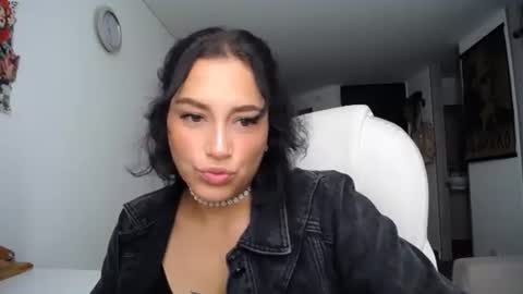 IG  dakotasofiaa online show from January 18, 2025, 9:55 pm