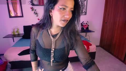 Caroliina online show from March 9, 2026, 8:24 pm