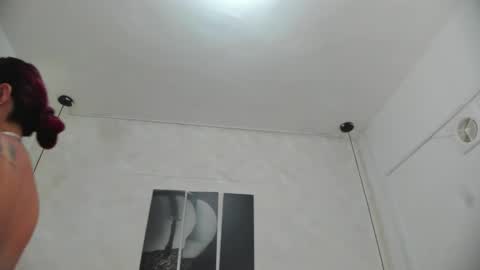 Dakota  online show from September 10, 2025, 12:16 pm