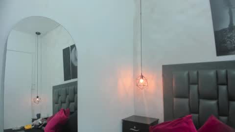 Dakota  online show from October 1, 2025, 12:33 pm