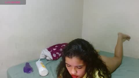 Snapshot of dakota_sweetx chatting on January 12, 2025, 10:43 pm Dakota And Bellamy online show from January 12, 2025, 10:43 pm