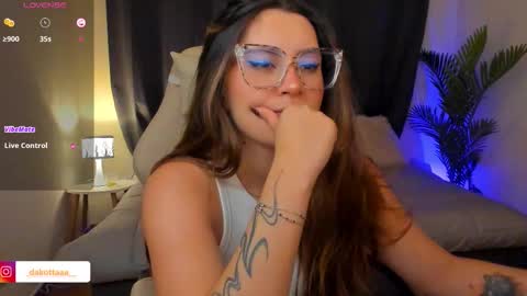 Snapshot of dakottaa__ chatting on January 14, 2026, 11:42 pm dakottaa__ online show from January 14, 2026, 11:42 pm