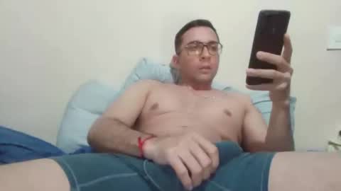 Snapshot of dale_guaya chatting on February 17, 2026, 7:53 pm dale_guaya online show from February 17, 2026, 7:53 pm