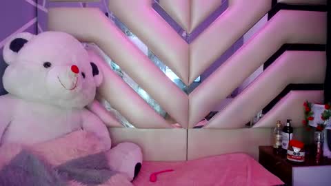 Snapshot of dalia_corrs0 chatting on January 14, 2025, 8:20 am online show from January 14, 2025, 8:20 am