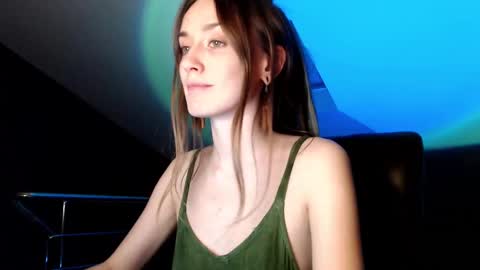 Dalia  online show from December 4, 2024, 1:31 pm