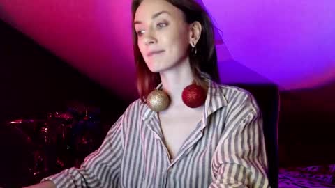 Dalia  online show from December 13, 2024, 1:44 pm