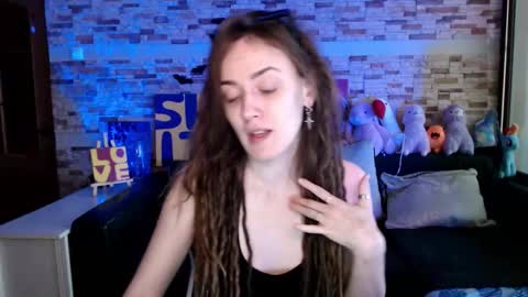 Dalia  online show from November 17, 2025, 9:37 am