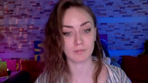 Dalia  online show from May 15, 2026, 10:11 am