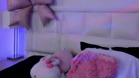 daliacastle online show from May 22, 2026, 3:17 pm