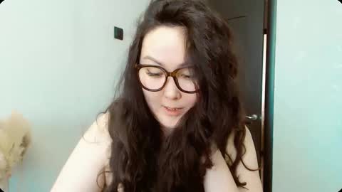 Snapshot of dalidayes chatting on February 4, 2026, 5:13 am Dali online show from February 4, 2026, 5:13 am