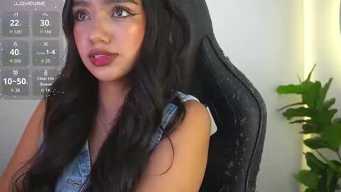 Snapshot of dalila_holly chatting on April 3, 2026, 7:34 pm Dalila online show from April 3, 2026, 7:34 pm