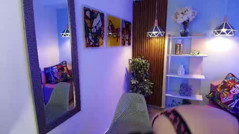 Dalila  online show from November 4, 2025, 6:07 pm