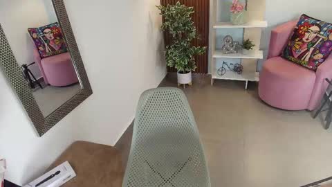 Dalila  online show from December 18, 2025, 5:08 pm