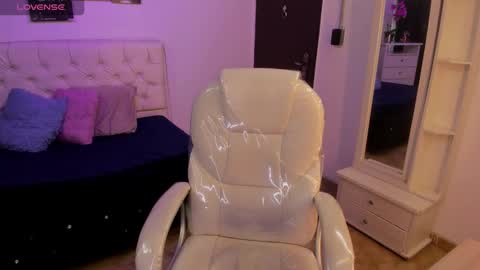 dalilah_420 online show from December 2, 2025, 7:53 pm