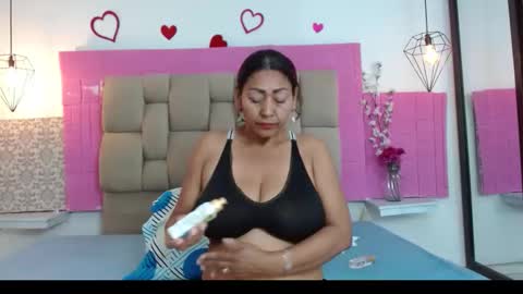 Snapshot of damaryleon chatting on December 15, 2025, 7:07 pm damaryleon online show from December 15, 2025, 7:07 pm