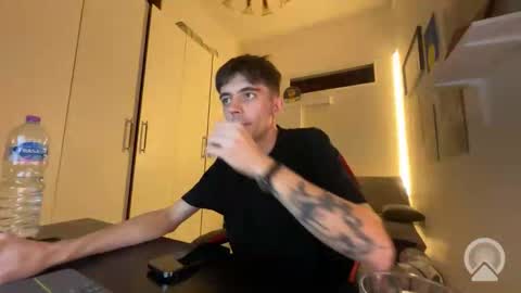 Snapshot of damebastille93 chatting on October 21, 2025, 6:08 pm OnlyEry online show from October 21, 2025, 6:08 pm